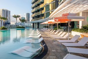 Pool & Beach
