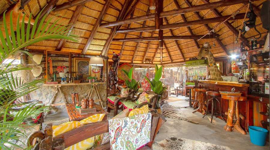 Lounges and Bar