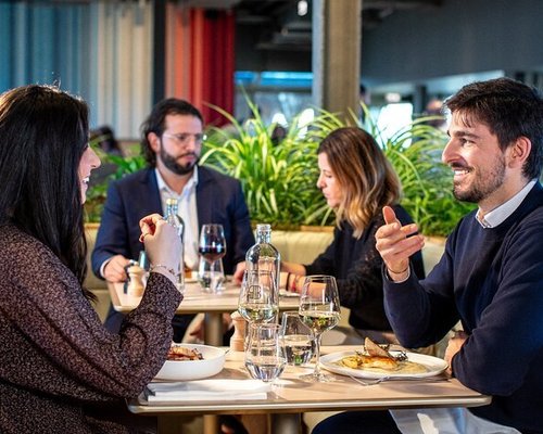 DOMINE O BÁSICO EM INGLÊS [AULA INTERATIVA] - FALANDO NO RESTAURANTE 