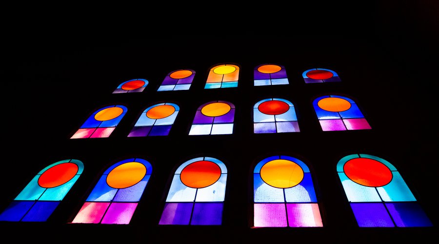 Les vitraux de Vasarely.
