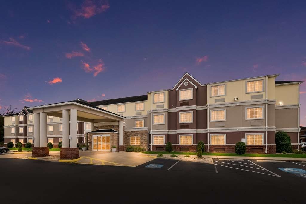 SURESTAY PLUS HOTEL BY BEST WESTERN ELIZABETH CITY - Prices & Reviews (NC)