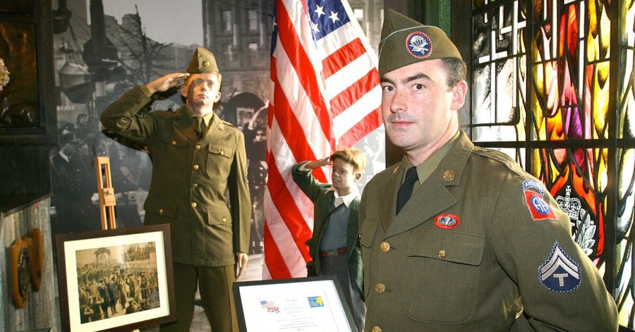 The Northern Ireland War Memorial is an accredited museum in Belfast's Cathedral Quarter which tells the story of Northern Ireland's contribution to the war effort during the Second World War. 