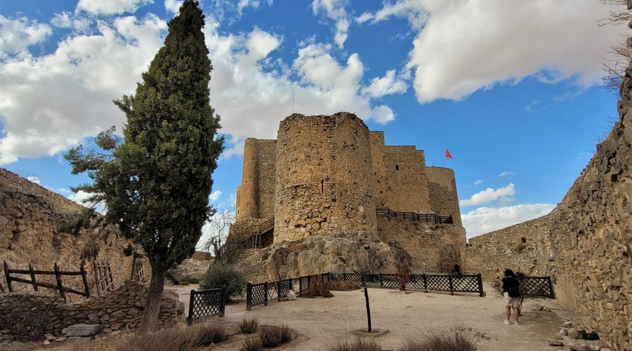 El castillo desde el patio de armas
