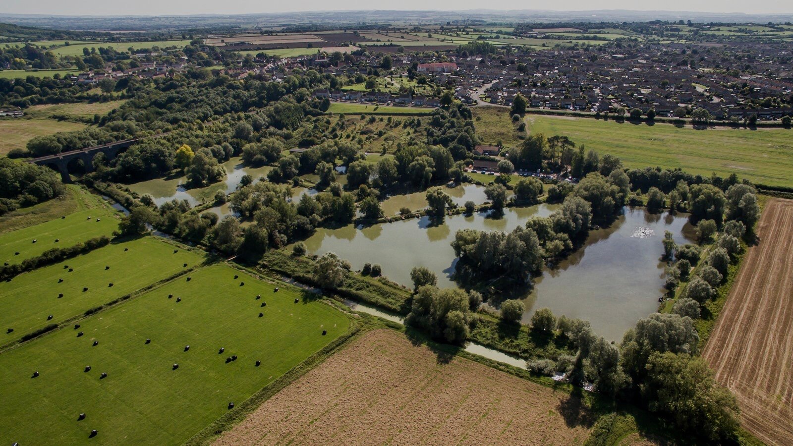 VIADUCT FISHERY & HOLIDAY LODGES Desde $4,869 (Somerton, Inglaterra ...