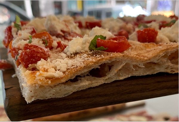 Piatti molto particolari spesso verdi bianchi e rossi, ma non solo. - Foto  di La Focaccia, Barcellona - Tripadvisor