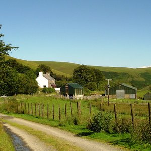 Ty'n Cornel hostel seen as one approaches. 