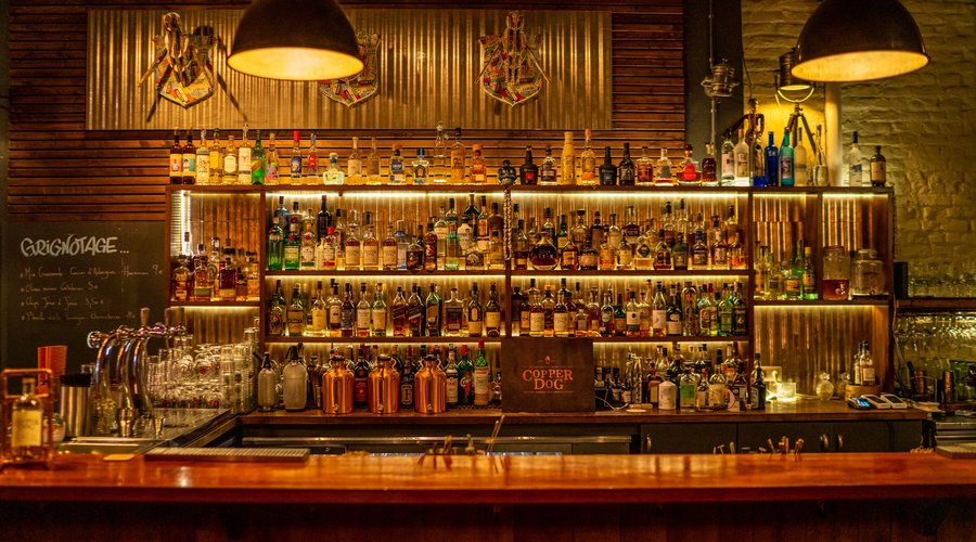 Venez découvrir notre incroyable collection d'alcools et de cocktails classiques