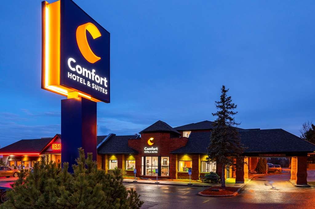 COMFORT INN SUITES Peterborough Canada Tarifs 2024 Mis Jour Et   Hotel Exterior 