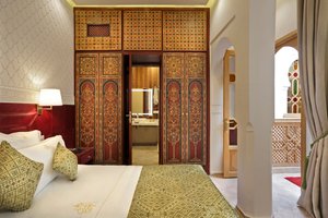 Room & Suite