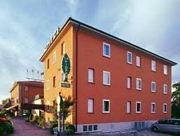 Hotel Pioppa di Bologna, ideale per un soggiorno legato al Business, al Fieristico e al Culturale per visita della Città. 
