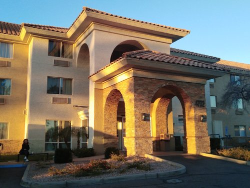 COUNTRY INN & SUITES BY RADISSON, PHOENIX AIRPORT, AZ - Updated 2024 ...