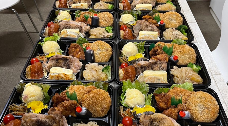 洞爺湖温泉のお客様からお弁当の注文を頂きました。
皆様有難うございました。又是非宜しくお願い致します😍❣️