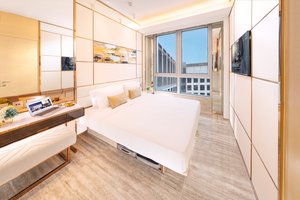 Room & Suite