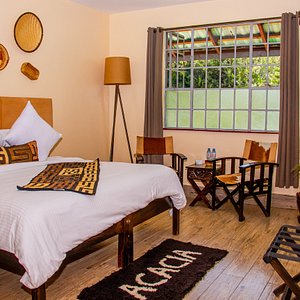 A well standard and spacious room all for you to relax and enjoy the serenity at Acacia tree lodge.