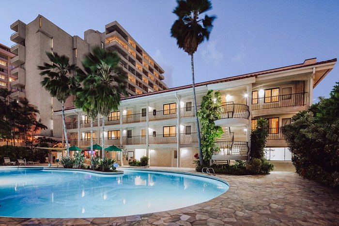 Wayfinder Waikiki Pool Pictures & Reviews - Tripadvisor