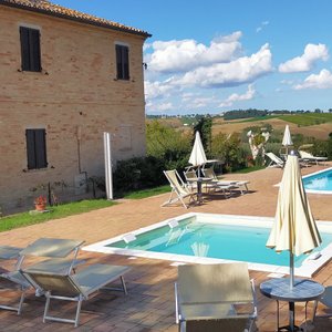 piscina classica e a idromassaggio