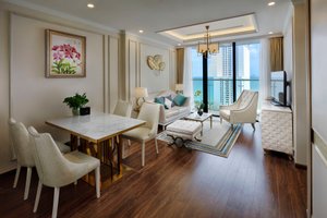 Room & Suite