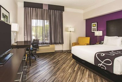 Hotel photo 18 of La Quinta Inn & Suites by Wyndham Las Vegas Summerlin Tech.