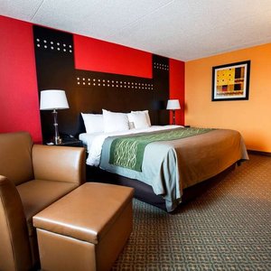 Travelodge by Wyndham Absecon Atlantic City in Absecon, image may contain: Office Building, Convention Center, Hotel, City