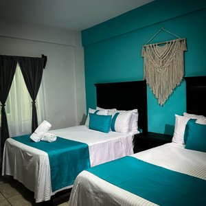 ¡Ven y disfruta de nuestras cómodas habitaciones!