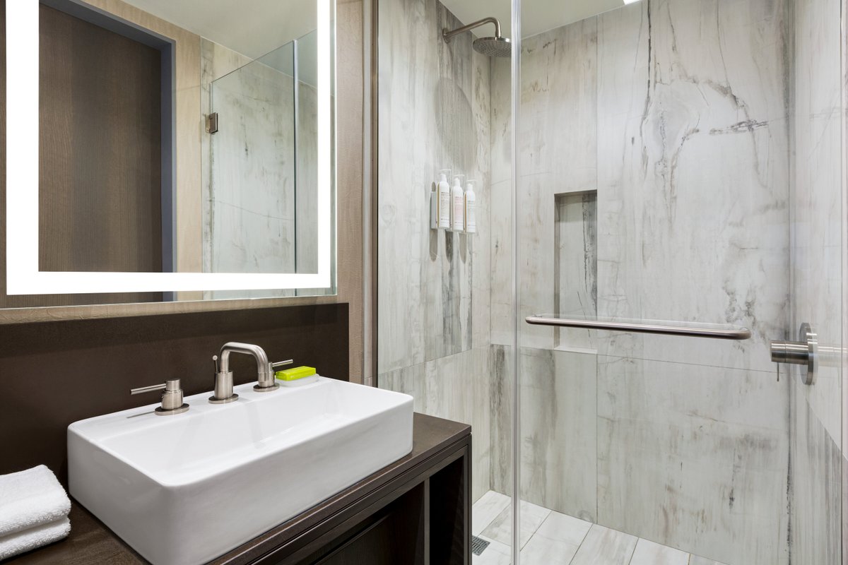 Le Méridien New York, Fifth Avenue Rooms: Pictures & Reviews - Tripadvisor