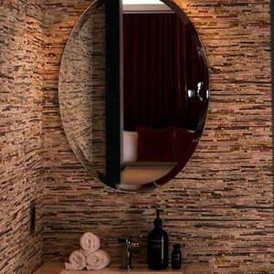 Bobby Suite Powder Room