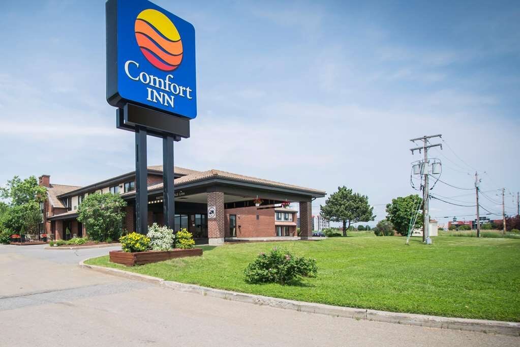 Comfort Inn Airport East $103 ($̶1̶4̶6̶) - Prices & Hotel Reviews - L 