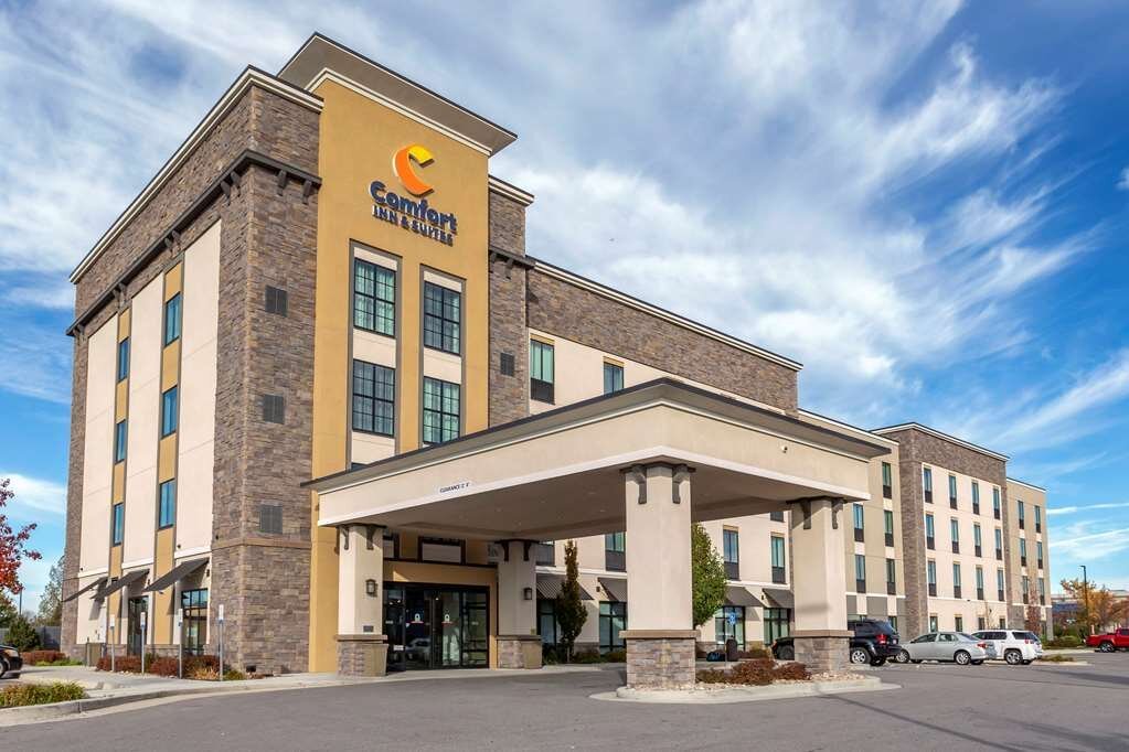 COMFORT INN & SUITES SALT LAKE CITY AIRPORT $121 ($̶1̶3̶7̶) - Hotel ...