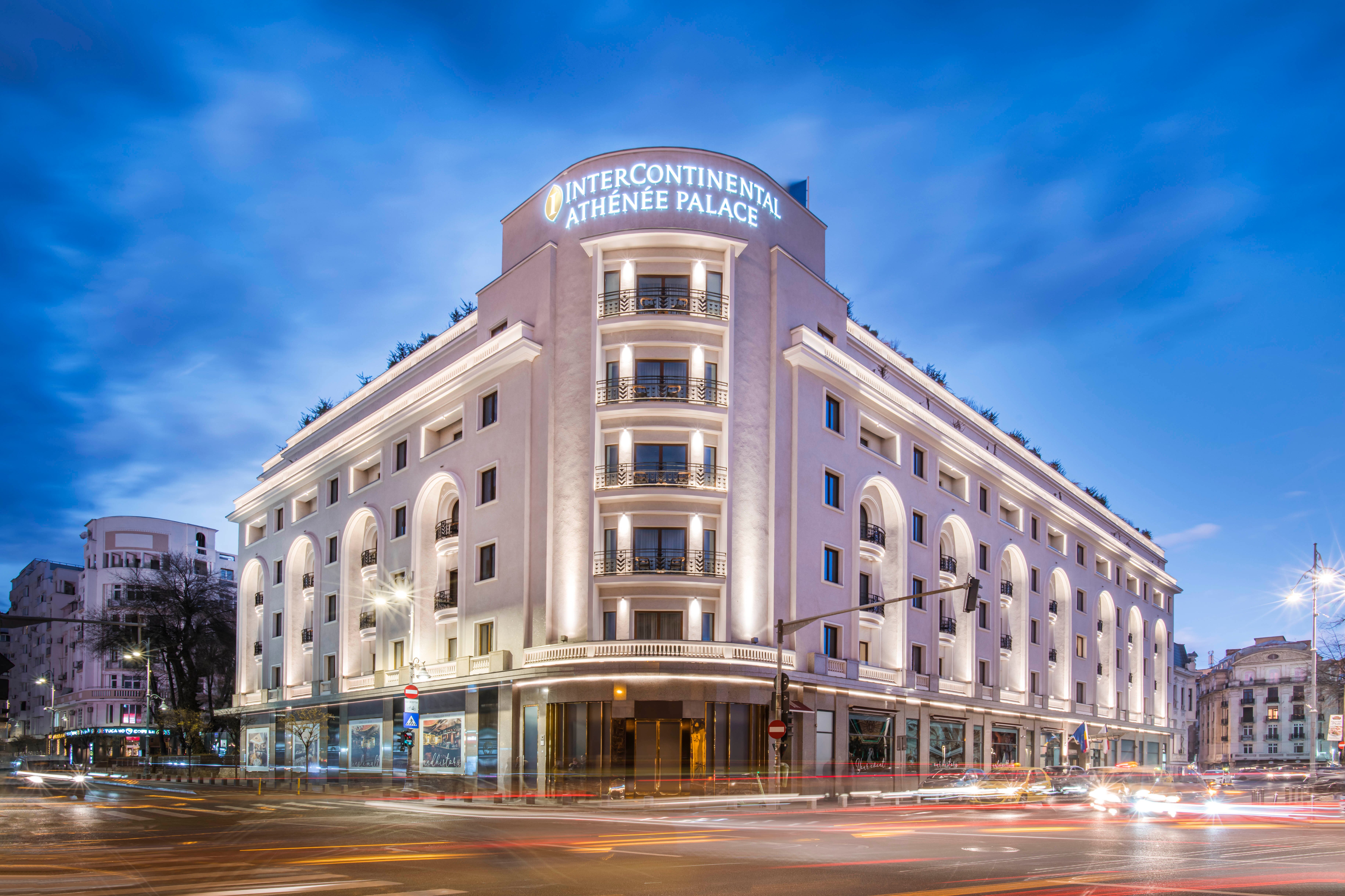 top ten hotels bucharest        
        <figure class=