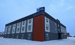 Best Western Swan Castle Inn in Cochrane