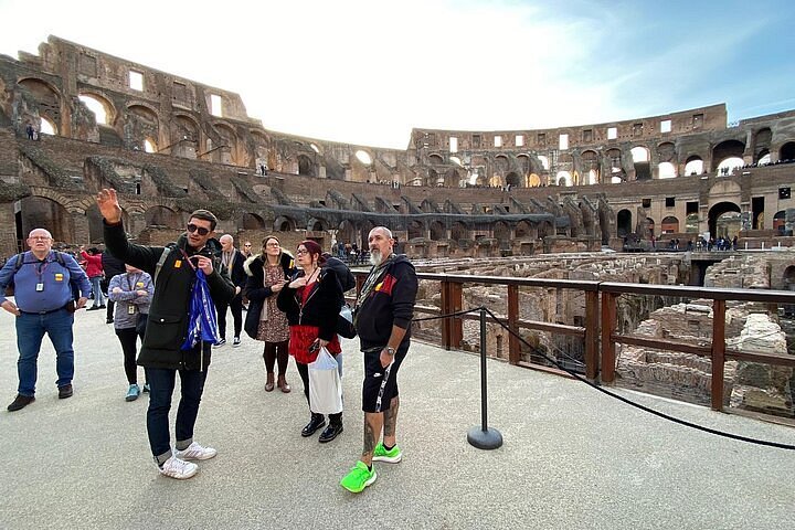 Excursão para grupos pequenos do Coliseu com entrada pela Arena:  experiência oferecida por Colosseum and Vatican Tours by Italy Wonders