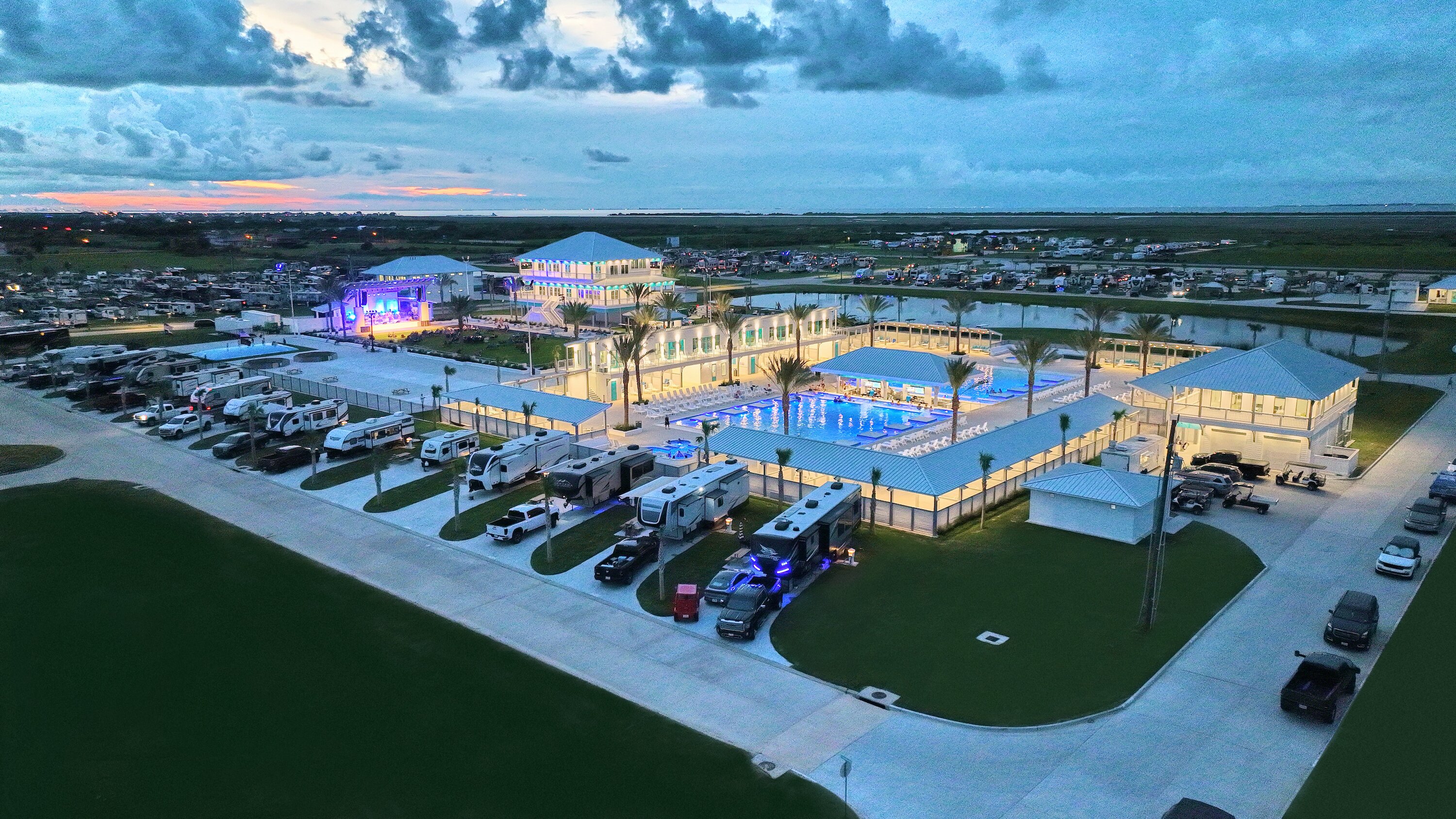 CAMP MARGARITAVILLE RV RESORT CRYSTAL - Camp Margaritaville Rv