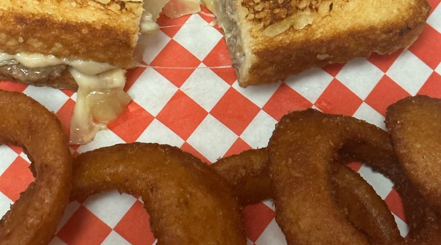 Patty Melt with Onion Rings