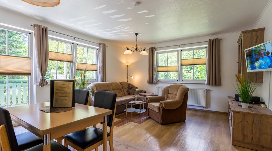 Wohnzimmer Ferienwohnung Kirchblick