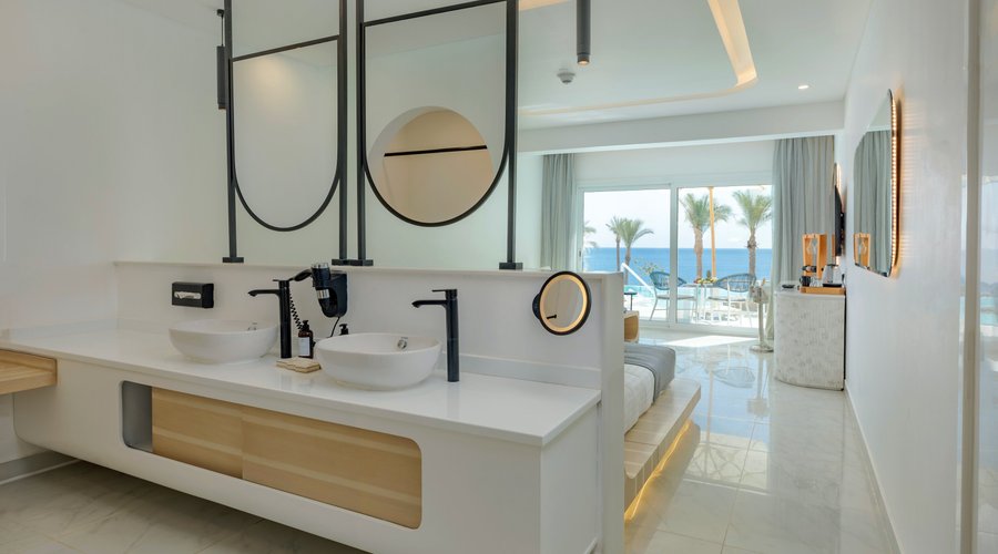 Junior Swim-Up Suite