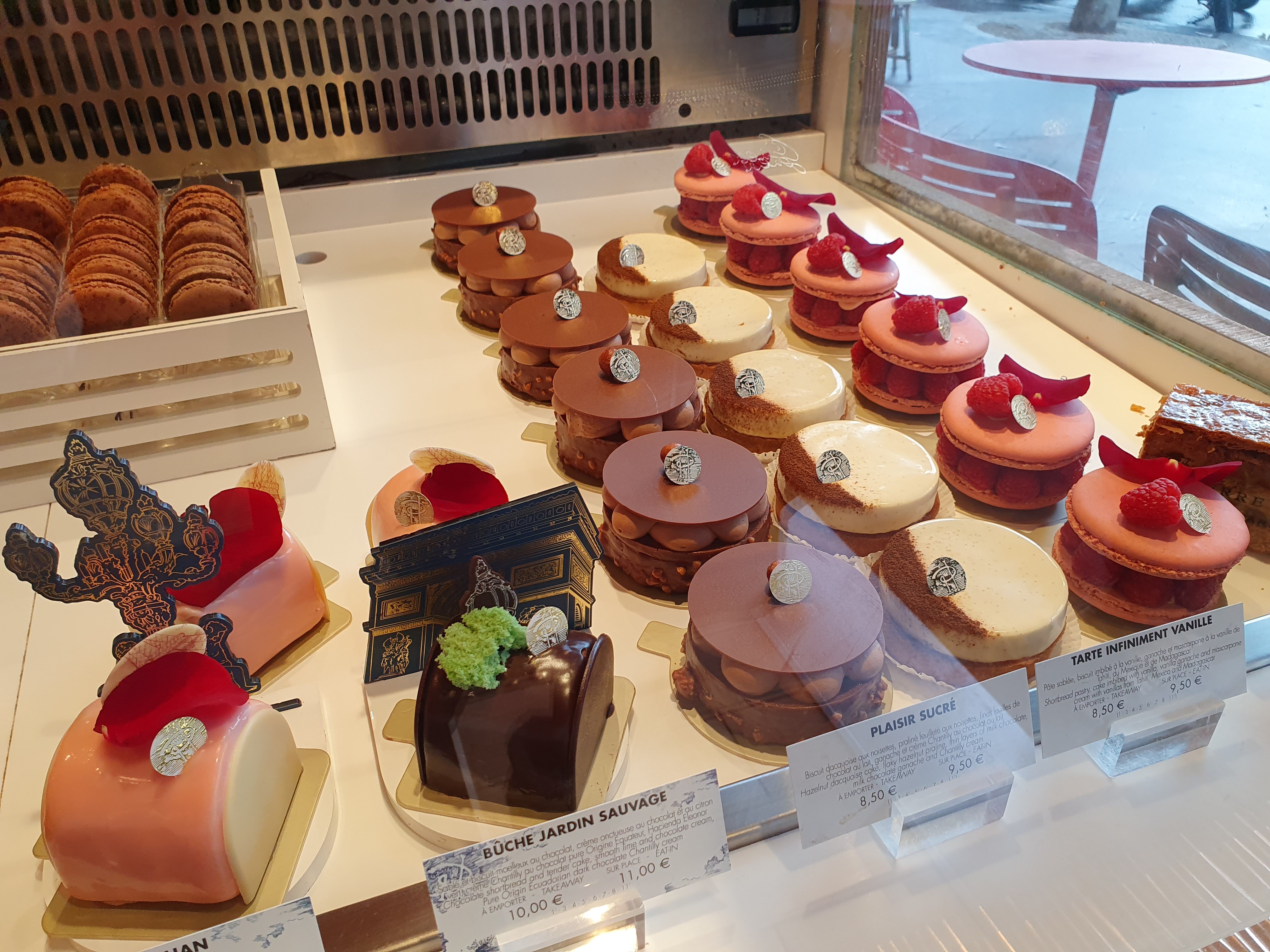 La Patisserie de Pierre Hermé (English and French Edition