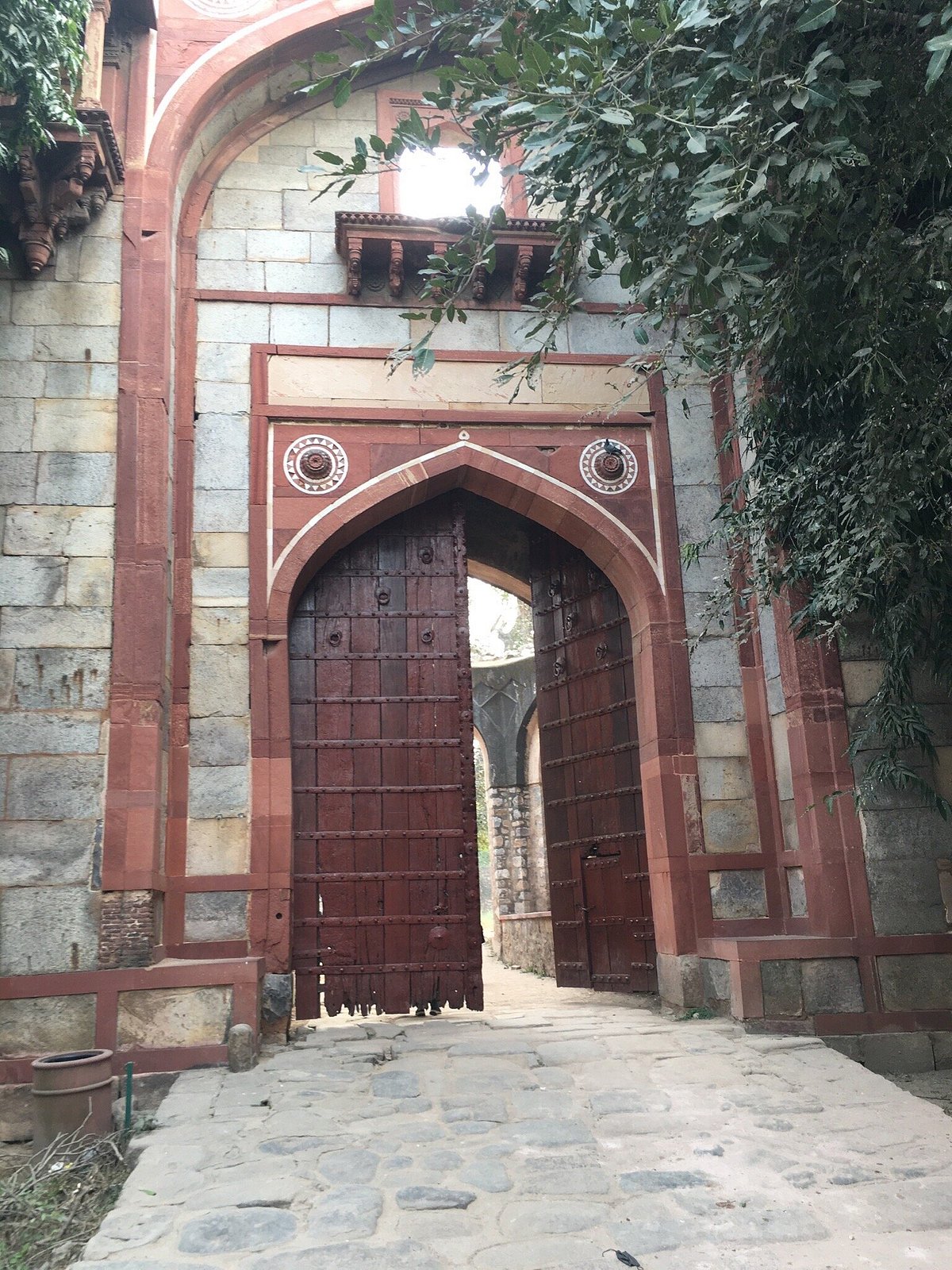 Mughal-era Arab ki Sarai Gateway, Нью-Дели: лучшие советы перед посещением  - Tripadvisor