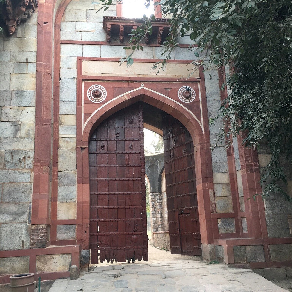 Mughal-era Arab ki Sarai Gateway, Нью-Дели: лучшие советы перед посещением  - Tripadvisor