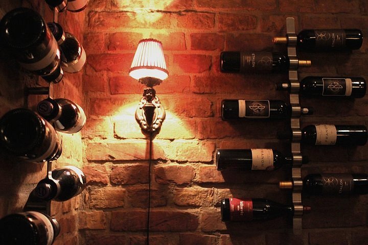 wine bar tour budapest