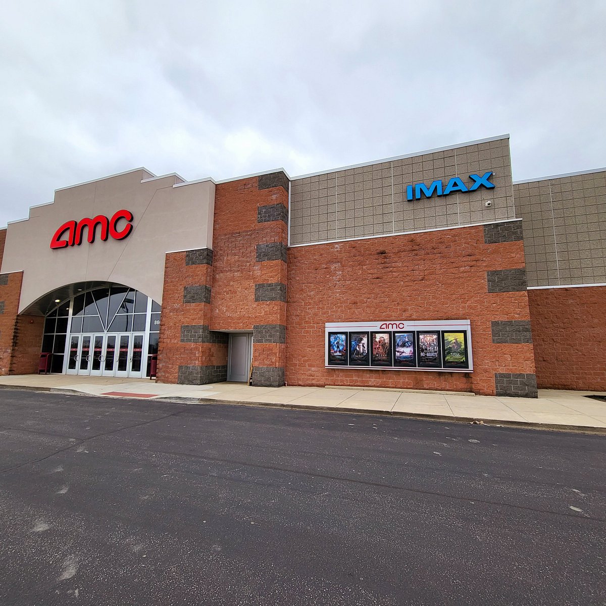 Fort Wayne movie theater requires kids to be with adult