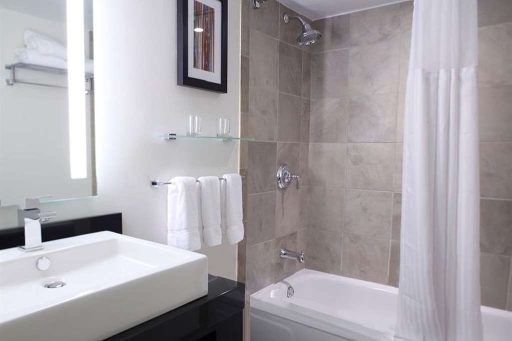 THE WARWICK HOTEL RITTENHOUSE SQUARE PHILADELPHIA Updated 2024 Prices   Brsuitebath Landscape 