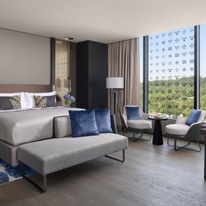 King Bed Club InterContinental | It's in the details