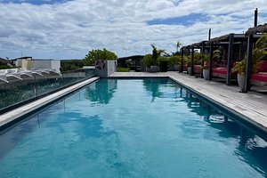 Kimpton Aluna Tulum, Practice your sun salutations with us as the sun  itself peeks through the driftwood pergola on our rooftop yoga deck. Our  Vinyasa yoga cl