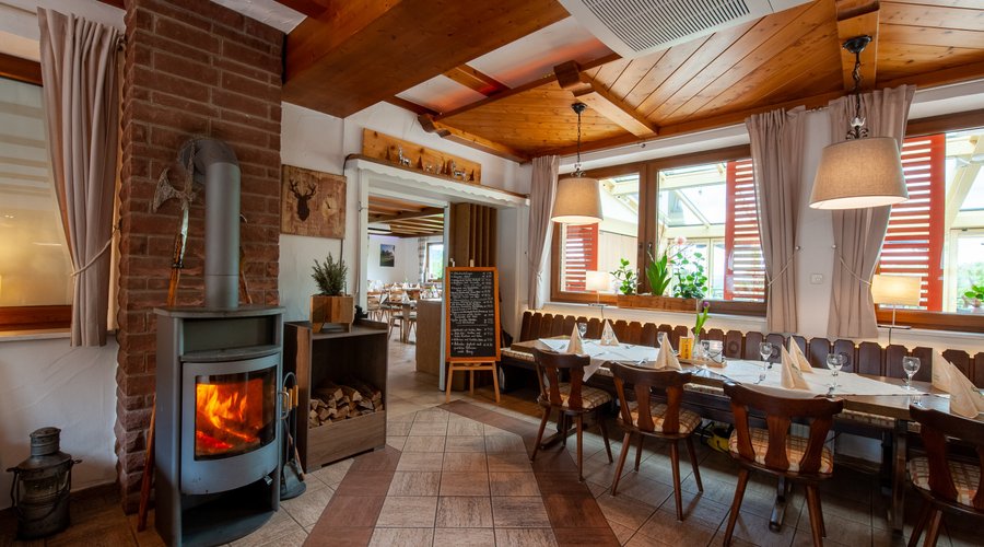 Im Restaurant des Landgasthof Oberschnorrhof erwartet Sie traditionelles Ambiente.
