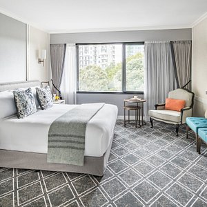Cordis, Auckland - Junior Suite Bedroom