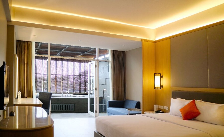 Honeymoon Suite King Room
