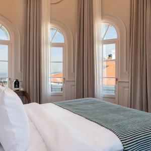Executive Suite - Bedroom