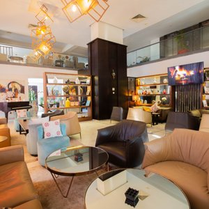 LOBBY HOTEL 