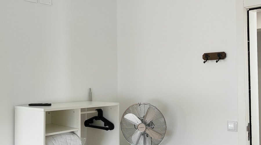 APPARTEMENT LISBOA 1
Coin rangement - Ventilateur 