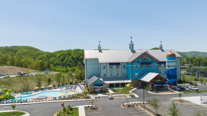 CAMP MARGARITAVILLE RV RESORT & LODGE - PIGEON FORGE - Campground ...